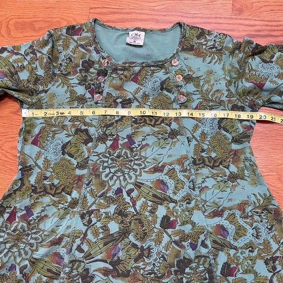 Color Me Cotton 3/4 Sleeve green Print Swing Top with Button Detail, Size M - Picture 2 of 9